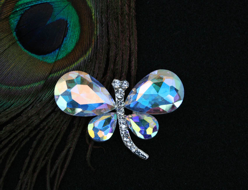 Pillangó bross – kristályköves kitűző