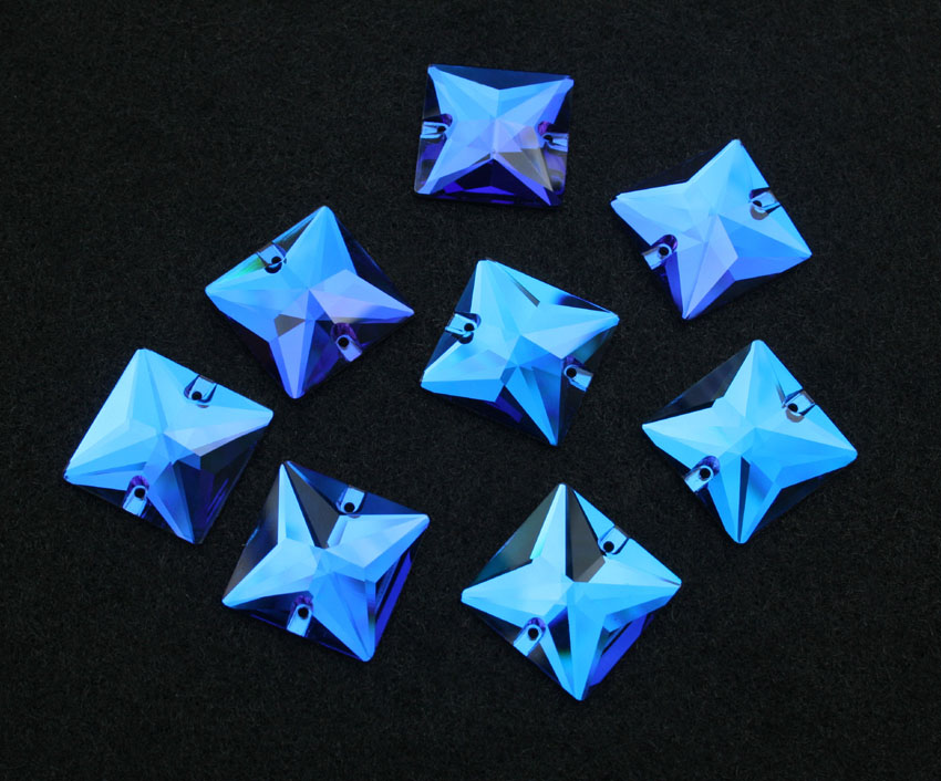 Capri Blue színű négyzet alakú kristály