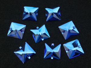 Capri Blue színű négyzet alakú kristály