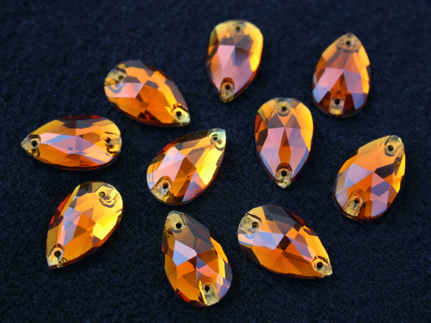 Coffee színű csepp alakú kristály