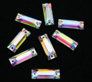 Crystal AB színű keskeny téglalap alakú kristály