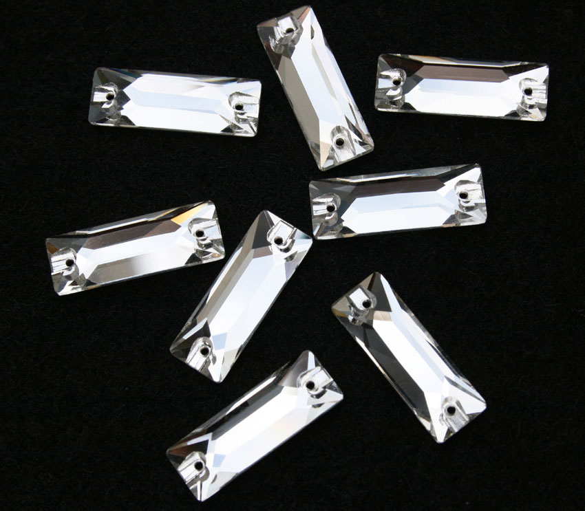 Crystal színű keskeny téglalap alakú kristály