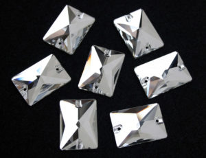 Crystal színű téglalap alakú kristály