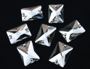 Crystal színű téglalap alakú kristály - Kristály Kuckó Crystal színű téglalap alakú kristály