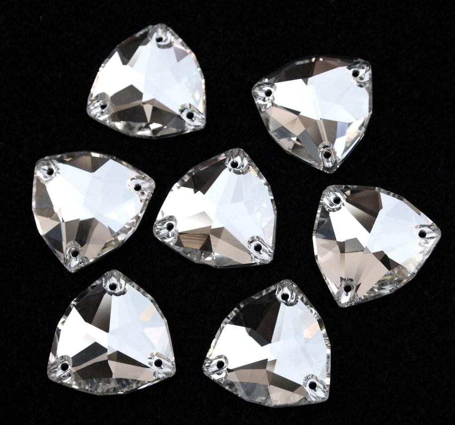 Crystal színű trilliant alakú kristály