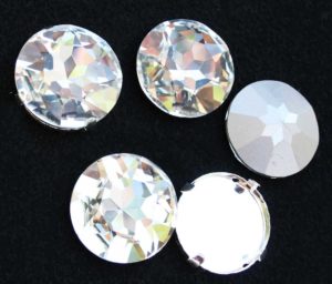 Crystal színű kör alakú foglalatos kristály