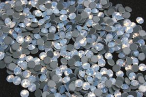 White Opal prémium vasalható kristálykő