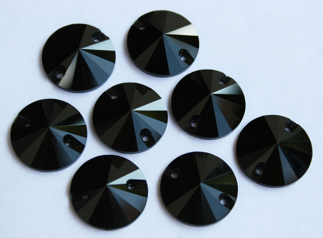 Jet Black színű kör alakú kristály