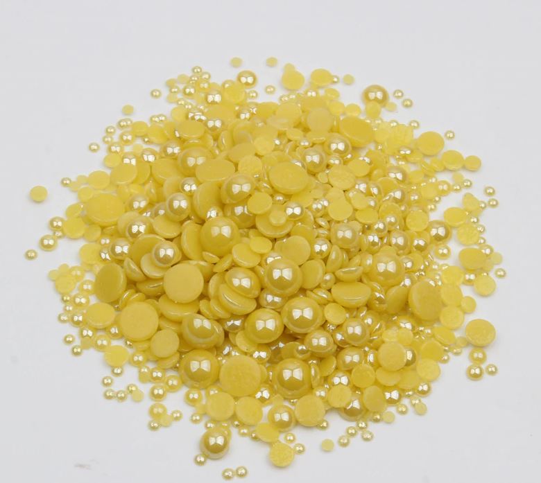 Világossárga kerámia félgyöngy - 001-es színkód - Kristály Kuckó Világossárga kerámia félgyöngy