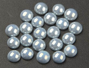 Halványkék kerámia félgyöngy