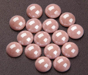 Rózsaszín kerámia félgyöngy