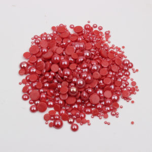 Sötétpiros kerámia félgyöngy