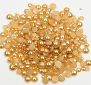 Világos karamell kerámia félgyöngy