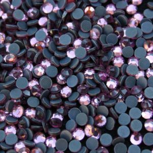 Light amethyst színű vasalható kristálykő