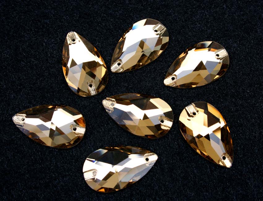 Light Colorado Topaz színű csepp alakú kristály