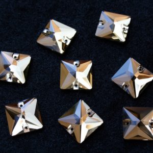 Light Colorado Topaz színű négyzet alakú kristály