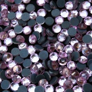 Light rose színű vasalható kristálykő