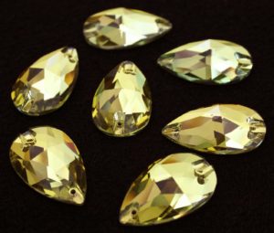 Light Topaz színű csepp alakú kristály - Kristály Kuckó Light topaz színű csepp alakú kristály