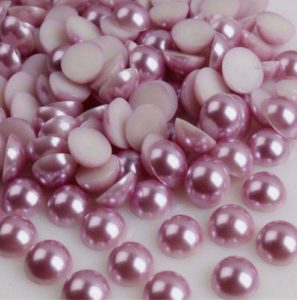 Világoslila műanyag félgyöngy