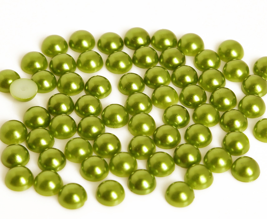 Kekizöld műanyag félgyöngy