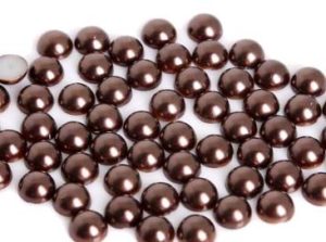 Sötétbarna műanyag félgyöngy