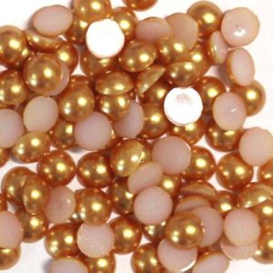 Karamellszínű műanyag félgyöngy