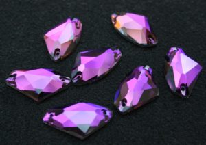 Purple Velvet színű ék alakú kristály