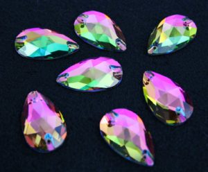 Rainbow színű csepp alakú kristály