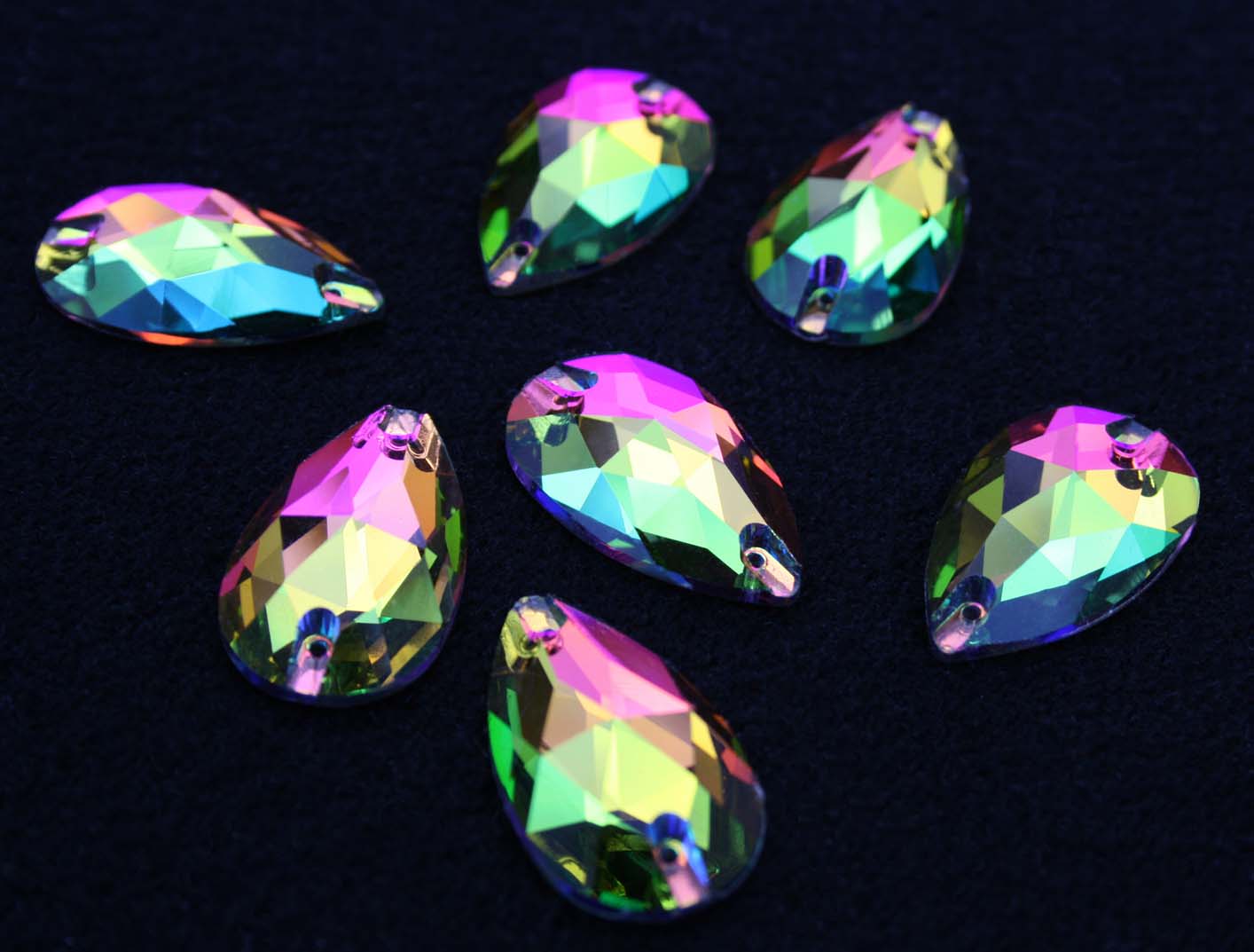 Rainbow színű csepp alakú kristály - Kristály Kuckó Rainbow színű csepp alakú kristály