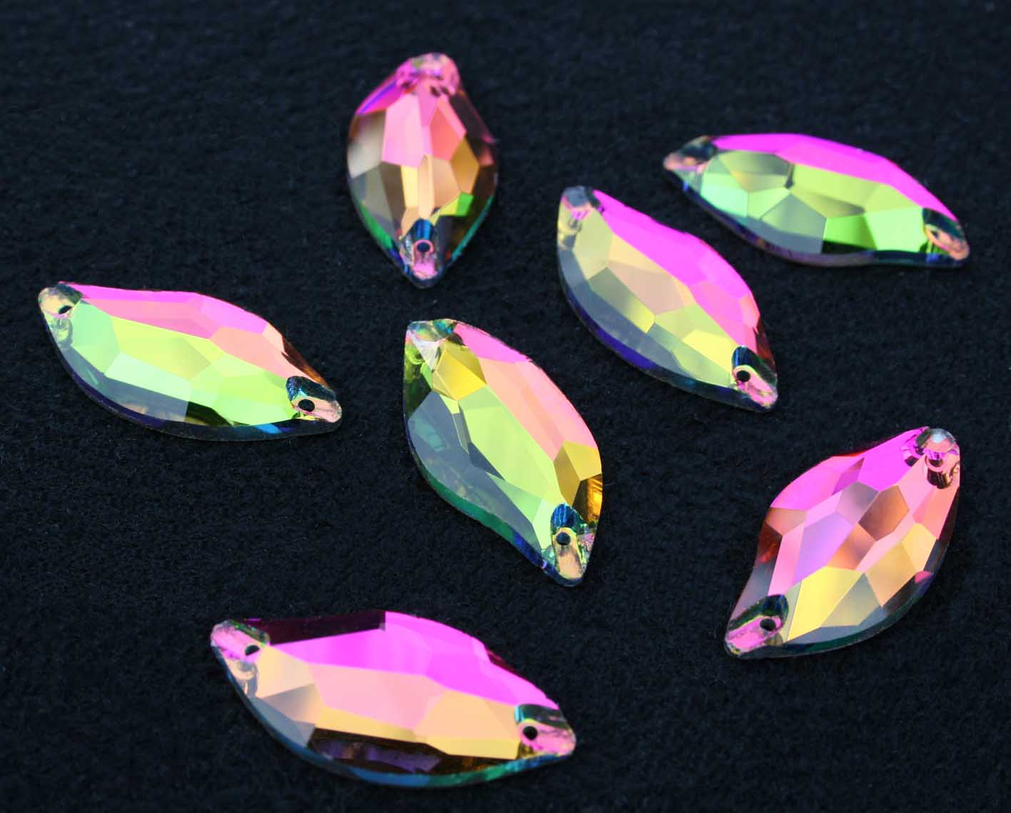 Rainbow színű levél alakú kristály