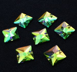 Rainbow színű négyzet alakú kristály