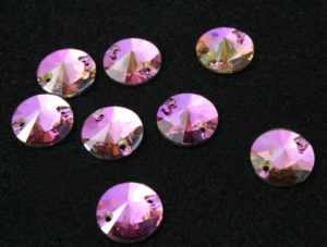 Rose színű kör alakú kristály