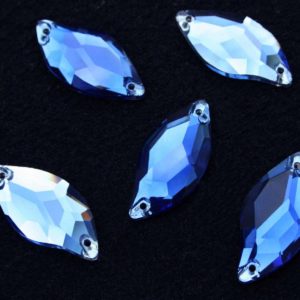 Sapphire színű levél alakú kristály