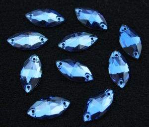 Sapphire színű zabszem alakú kristály