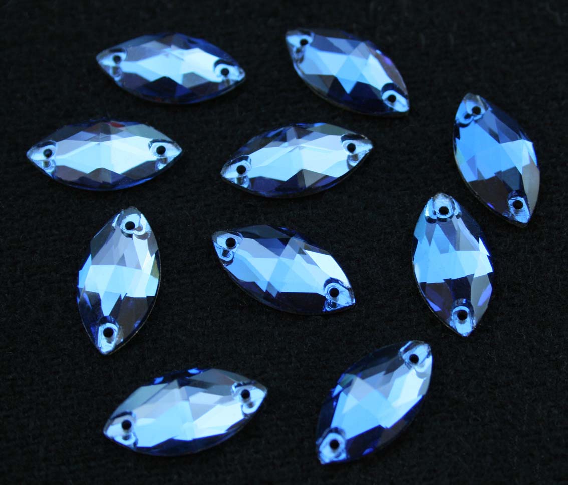 Sapphire színű zabszem alakú kristály