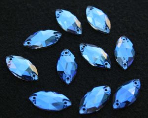 Sapphire színű zabszem alakú kristály