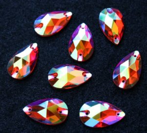 Siam AB színű csepp alakú kristály