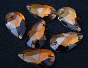 Smoked Topaz színű csepp alakú kristály