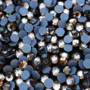 Smoked topaz színű vasalható kristálykő