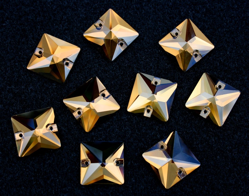 Smoked Topaz színű négyzet alakú kristály