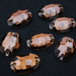 Smoked Topaz színű ovális alakú kristály