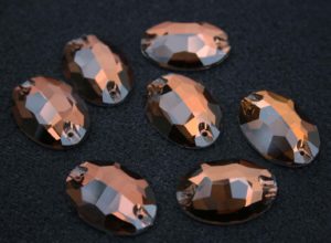 Smoked Topaz színű ovális alakú kristály