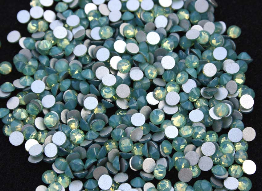 Green Opal színű ragasztható kristálykő
