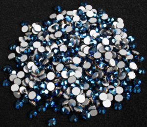 Metallic blue színű ragasztható kristálykő