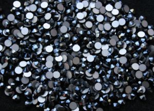 Shiny black színű ragasztható kristálykő