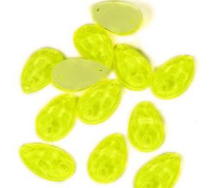 Neon Yellow színű csepp alakú kristály