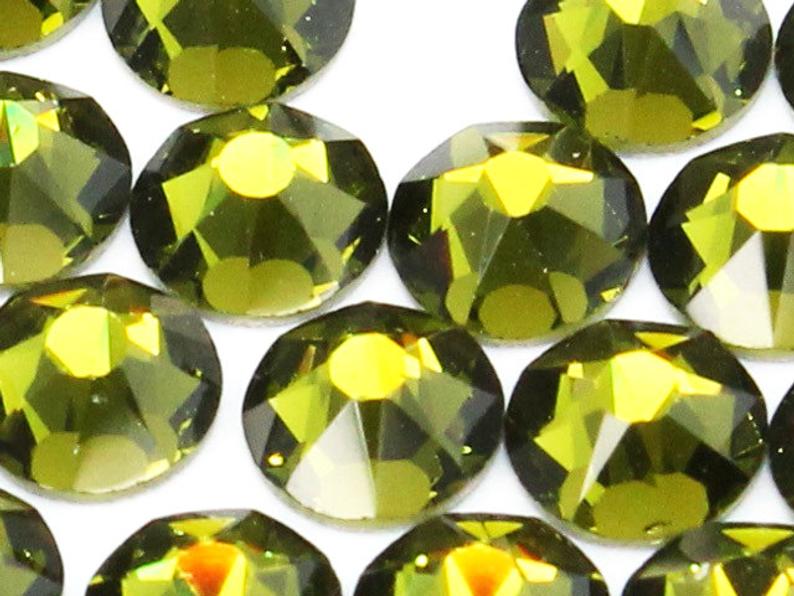 Xirius Olive ragasztható kristálykő