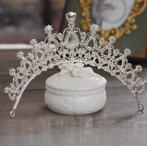Menyasszonyi tiara barokk stílusban