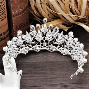 Menyasszonyi gyöngyös tiara kristálykövekkel