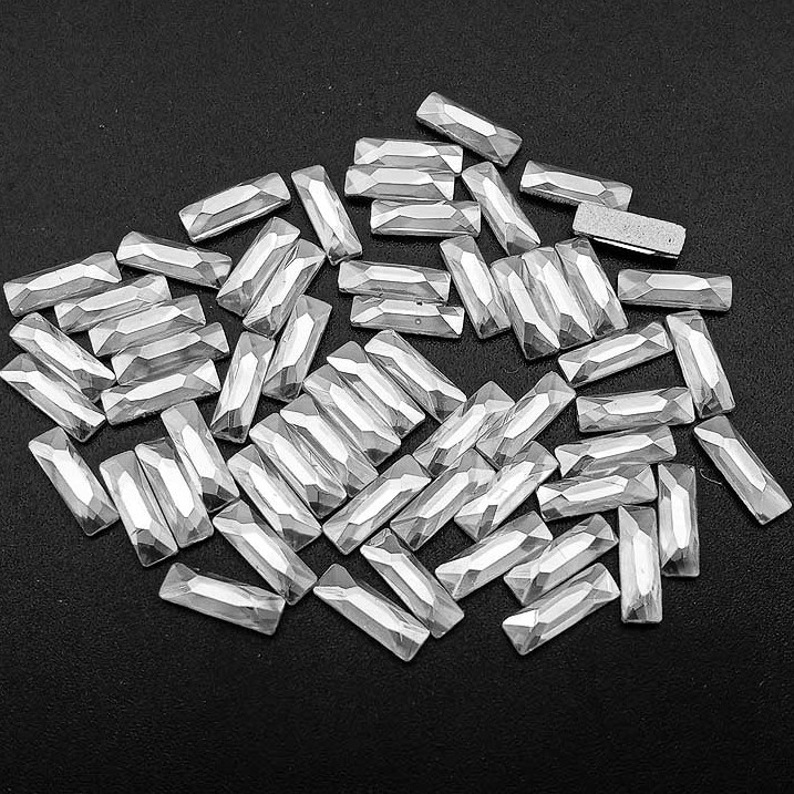 Strassz, ragasztható formakő Crystal színben